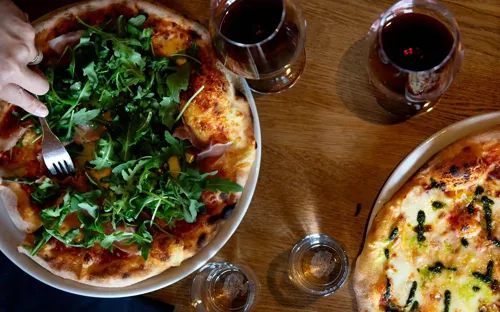 Hvidbjerg Strand Camping Resort Pizzeria Monte Bianco Servering