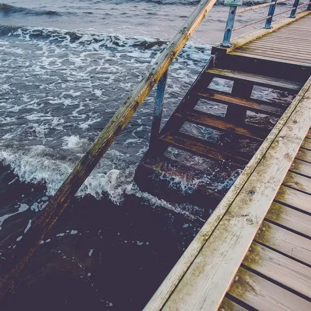 Hvidbjerg Strand Camping Resort Badebro Vintertrappe