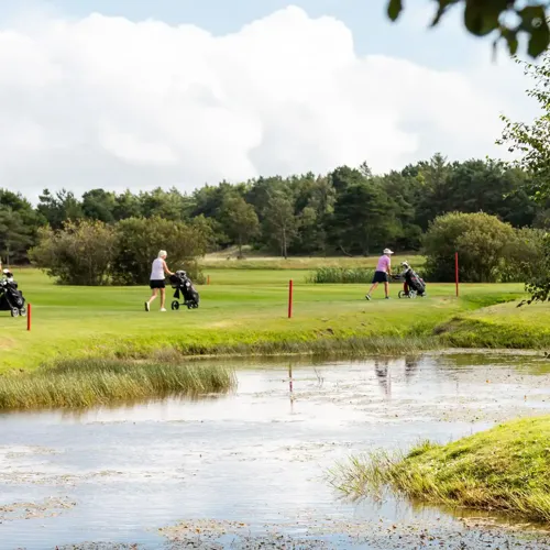 Hvidbjerg Strand Camping Resort Blaavand Golf Bane Tur