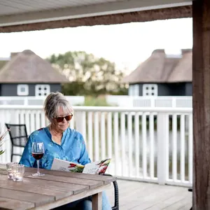 Hvidbjerg Strand Camping Resort Fiskerhus Terrasse Moebler