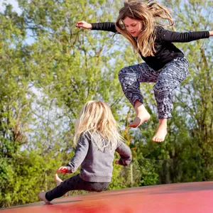 Hvidbjerg Strand Camping Resort Legeplads Hoppepude