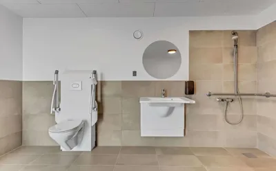 Hvidbjerg Strand Camping Resort Servicebygning Handicapbruser